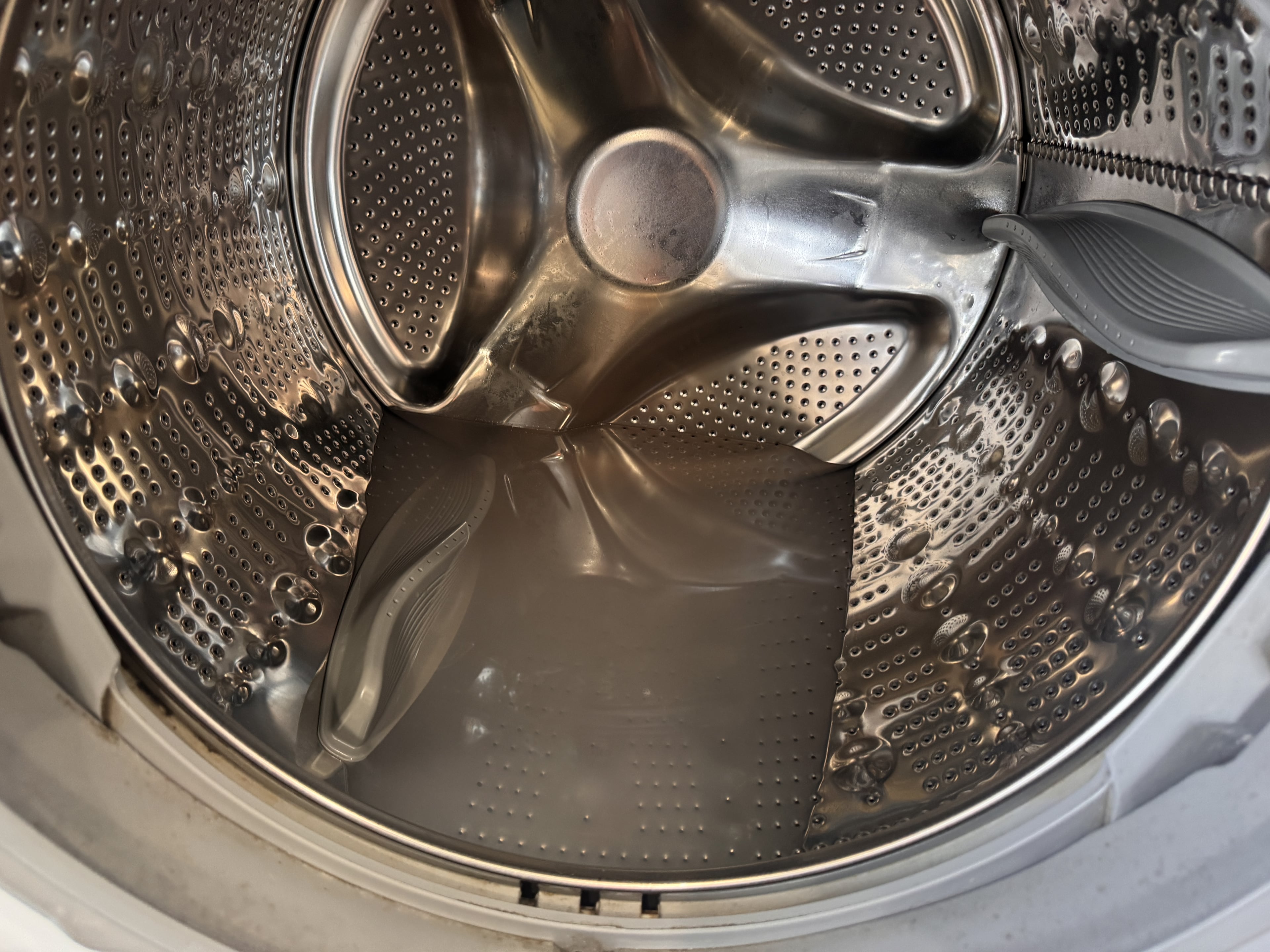 LG Washer Not Draining: What's Wrong